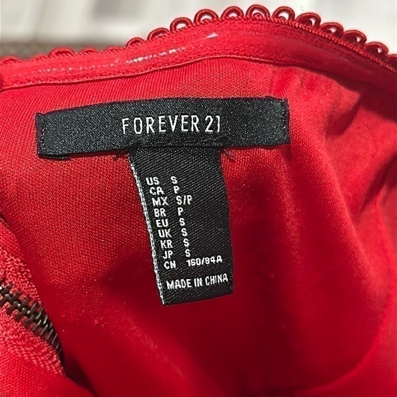 FOREVER 21 Red Textured Knit Strapless Mini Dress Fit and Flare Size S Cocktail - Picture 4 of 5